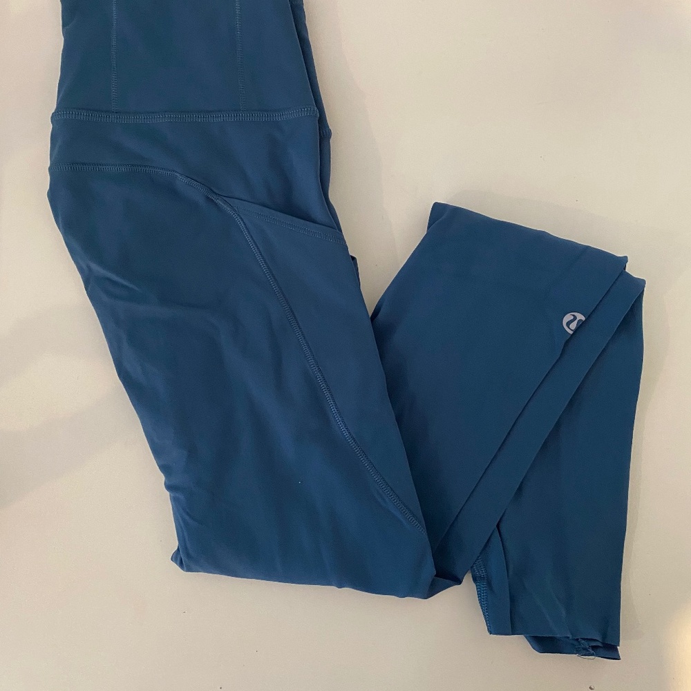 Lululemon fast & free